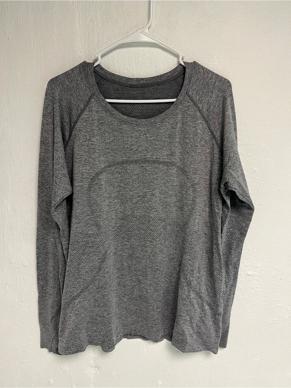 Women's Lululemon Grey Long-Sleeve Active Top